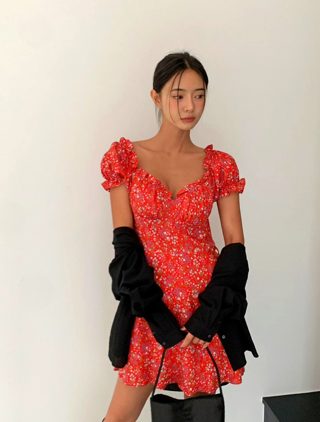 红色