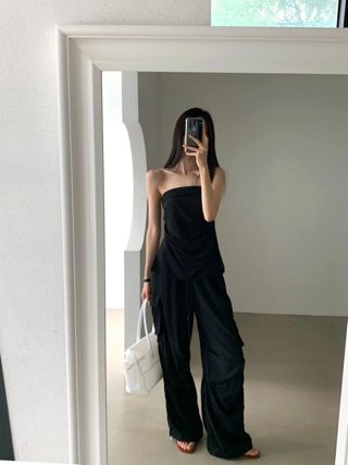 黑色