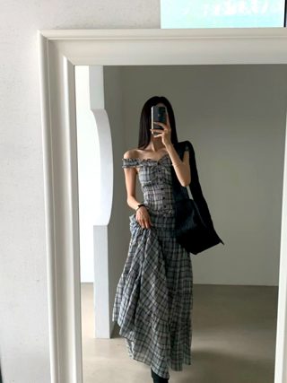 黑色