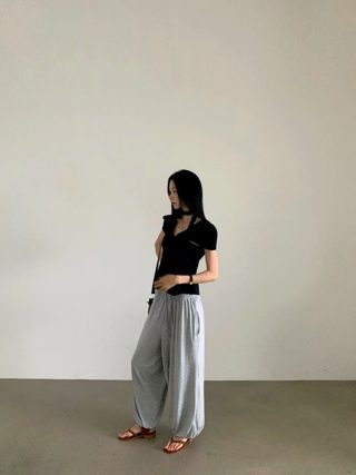 黑色