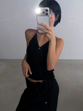 黑色