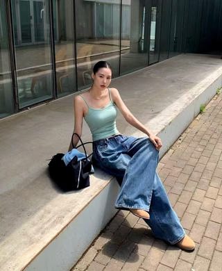 浅绿色