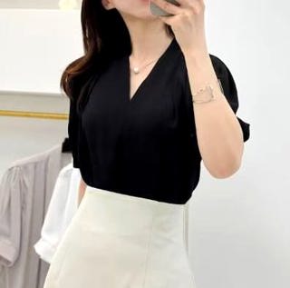 黑色
