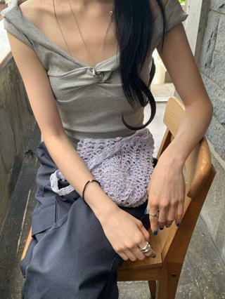 灰色