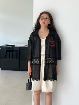 黑色