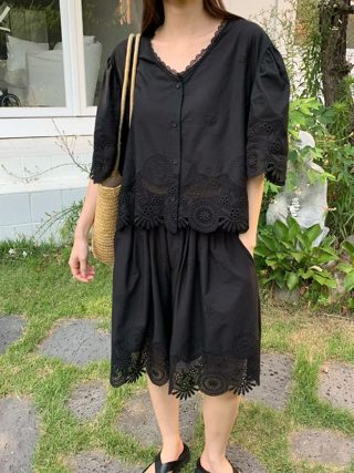 黑色