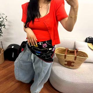 红色