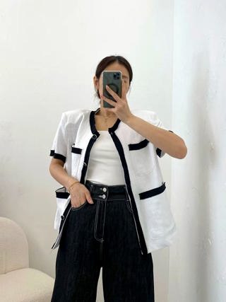 白色