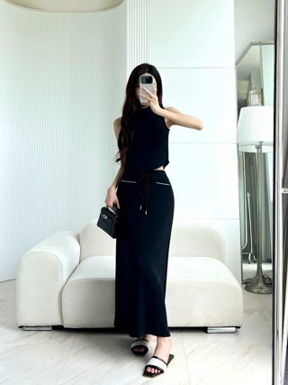 黑色