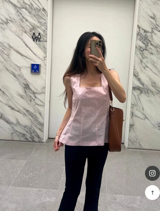 浅粉色
