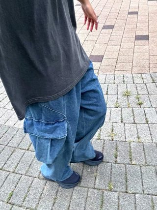 深蓝色