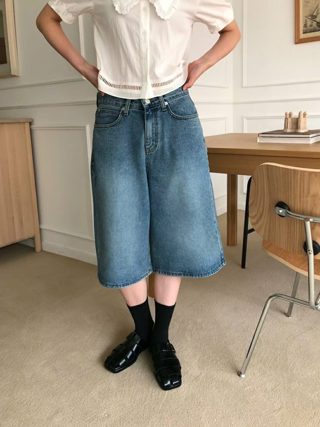 深蓝色