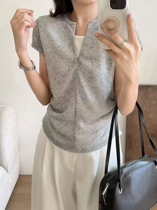 灰色