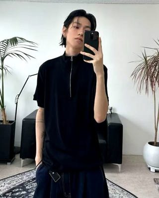 黑色