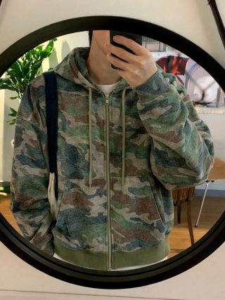 军绿色
