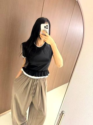 黑色