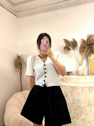 白色