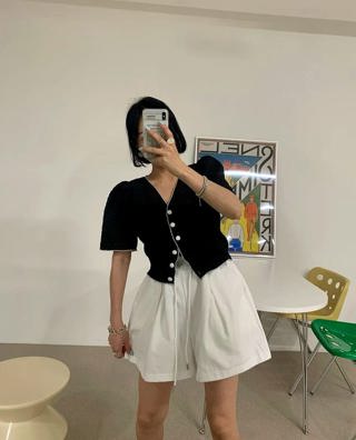 白色