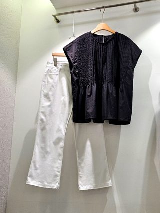 白色