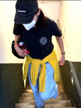 黑色