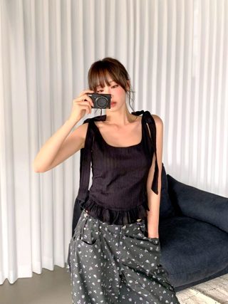 黑色