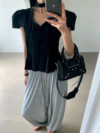 黑色