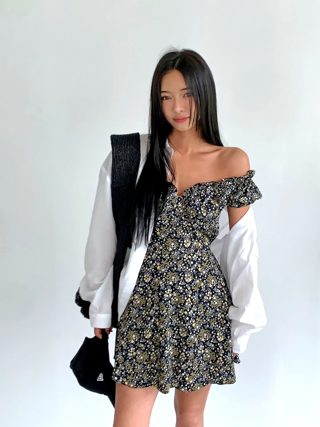 黑色