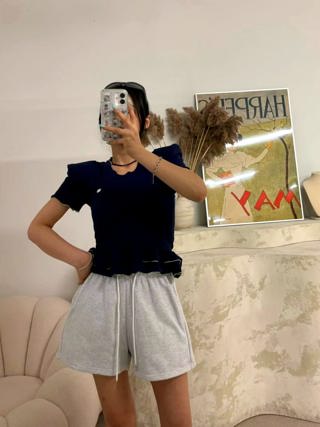 藏青色