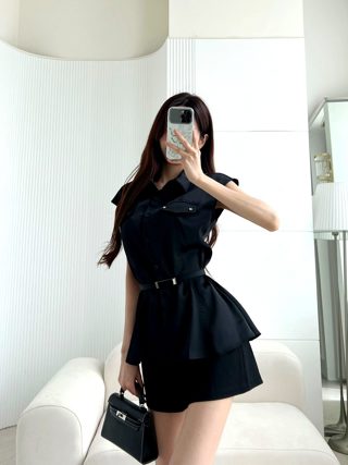 黑色