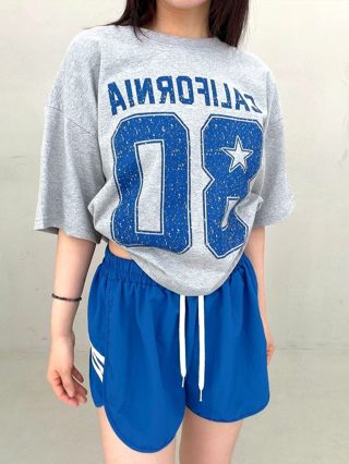 灰色