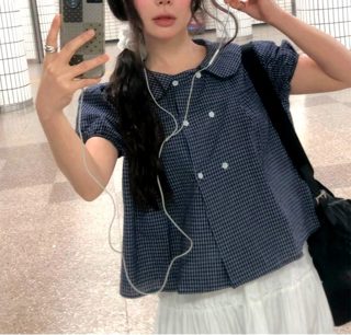 深蓝色