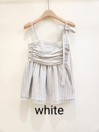 浅蓝色