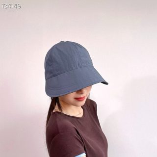 浅黄色