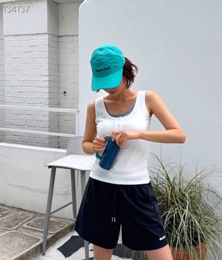 灰色