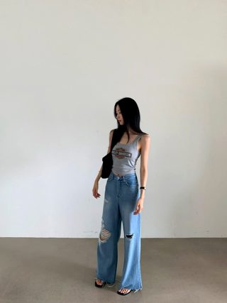 浅蓝色