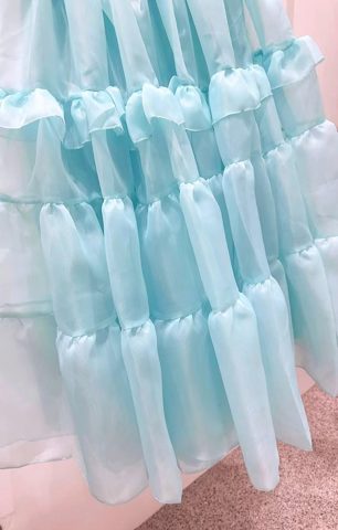 浅蓝色