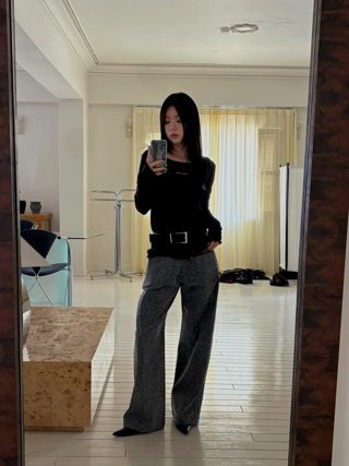 黑色