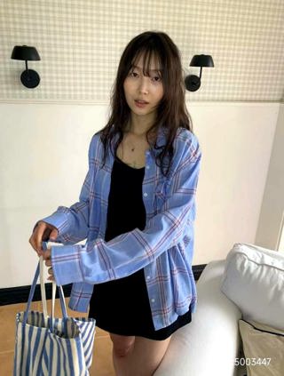 浅蓝色
