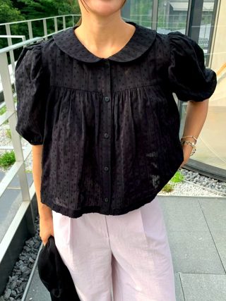 黑色
