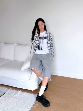 灰色