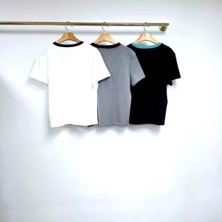 白色
