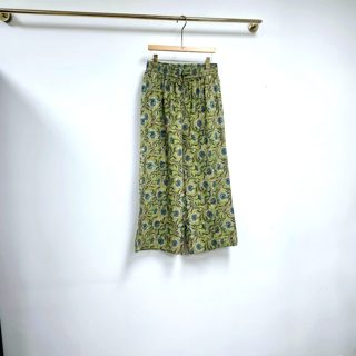 浅绿色