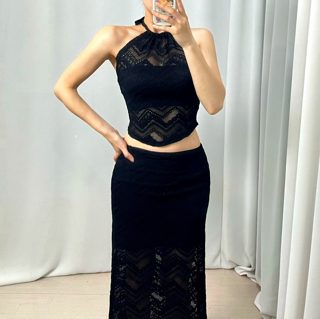 黑色