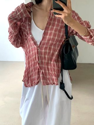 酒红色