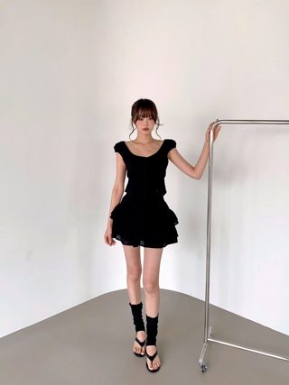 黑色