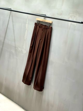 咖啡色