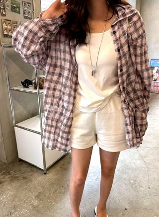 浅粉色