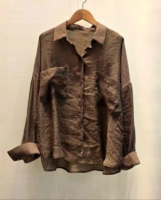酒红色