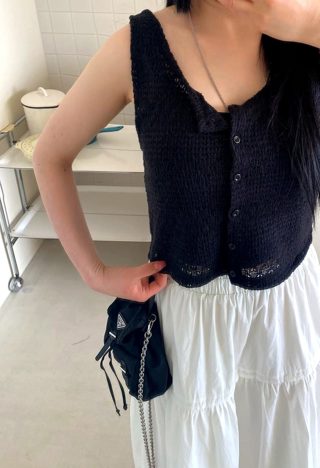 黑色