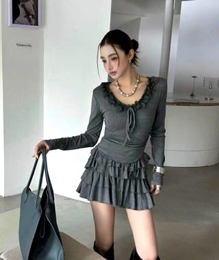 灰色